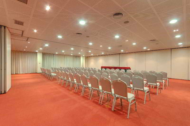 Hotel Puerta De Africa 4*